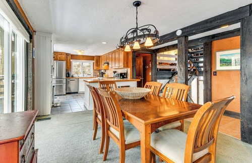 Roxbury House | 11 Mi to Sugarbush: Eclectic Ski House w/Hot Tub!