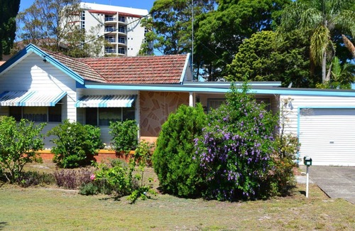 Tuncurry House | 11 Peel Street - Great Tuncurry Location!