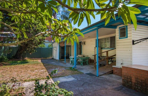 Tuncurry House | 11 Peel Street - Great Tuncurry Location!