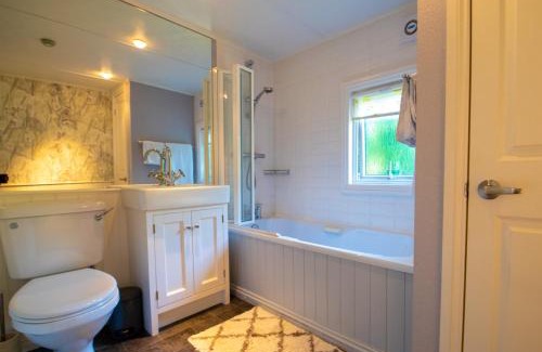 Hastings Resort | 11 The Oaks - Lodge - Coghurst Hall - Hastings