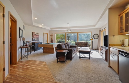 Sunriver House | 11 Tournament - Golf Course Executive, Pool Table, Hot Tub, Bikes, A/C, SHARC Passes, Fireplace