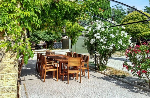 Saint-Victor-la-Coste House | 110 m² House ∙ 3 bedrooms ∙ 12 guests