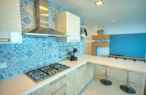 Tower Road Apartment | 110 m² Apartment ∙ 3 bedrooms ∙ 6 guests