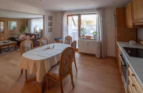 Neuenheerse Apartment | 110 m² Apartment ∙ 2 bedrooms ∙ 4 guests