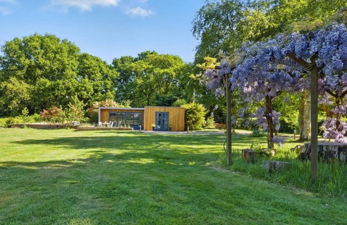 Broad Oak Apartment | 110 m² Apartment ∙ 1 bedroom ∙ 2 guests