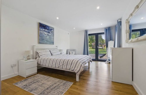 Broad Oak Apartment | 110 m² Apartment ∙ 1 bedroom ∙ 2 guests