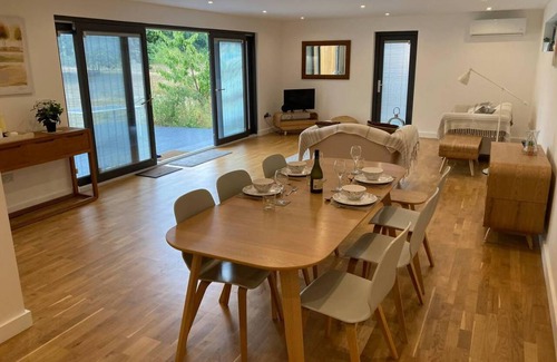 Broad Oak Apartment | 110 m² Apartment ∙ 1 bedroom ∙ 2 guests