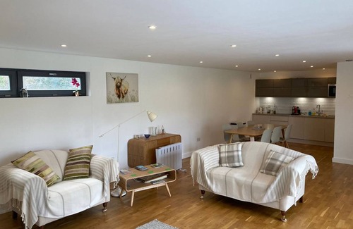 Broad Oak Apartment | 110 m² Apartment ∙ 1 bedroom ∙ 2 guests