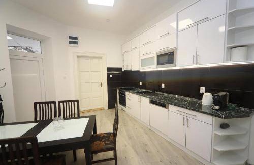 Szeged Apartment | 110 m² Apartment ∙ 2 bedrooms ∙ 8 guests