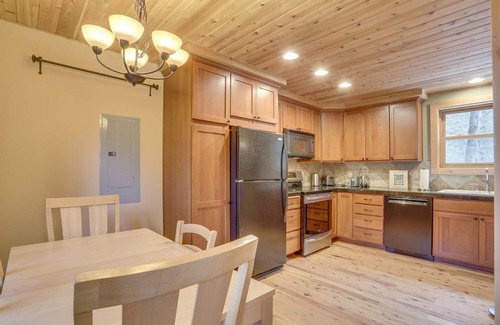 Rhododendron Cabin | 110 m² Cabin ∙ 2 bedrooms ∙ 4 guests