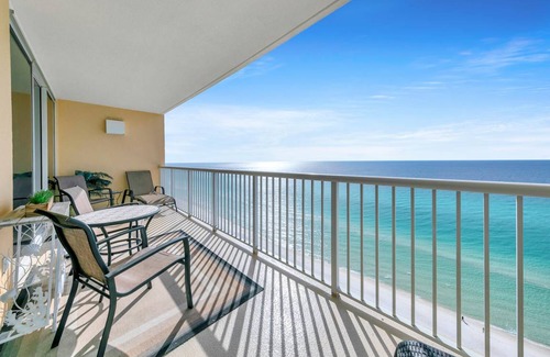 Long Beach Condo | 110 m² Condo ∙ 3 bedrooms ∙ 8 guests