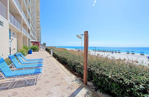Long Beach Condo | 110 m² Condo ∙ 3 bedrooms ∙ 8 guests