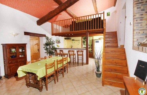 Anneyron House | 110 m² Gîte ∙ 3 bedrooms ∙ 6 guests
