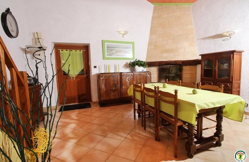 Anneyron House | 110 m² Gîte ∙ 3 bedrooms ∙ 6 guests
