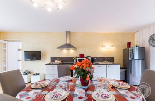 Dragey-Ronthon House | 110 m² Gîte ∙ 3 bedrooms ∙ 6 guests