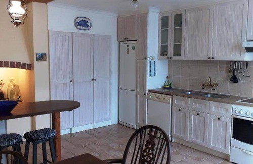Redhill House | 110 m² House ∙ 2 bedrooms ∙ 4 guests