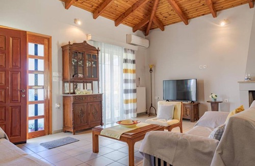 Kalamaki House | 110 m² House ∙ 3 bedrooms ∙ 7 guests