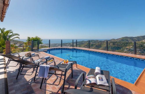 Torrox House | 110 m² House ∙ 3 bedrooms ∙ 5 guests