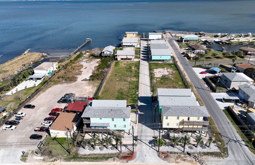 Flour Bluff House | 110 m² House ∙ 3 bedrooms ∙ 8 guests