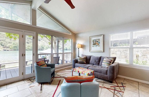 Saratoga Point House | 110 m² House ∙ 2 bedrooms ∙ 8 guests