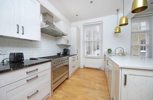 Earl's Court Apartment | 110 m² luxury two-bed apartment in Earls Court