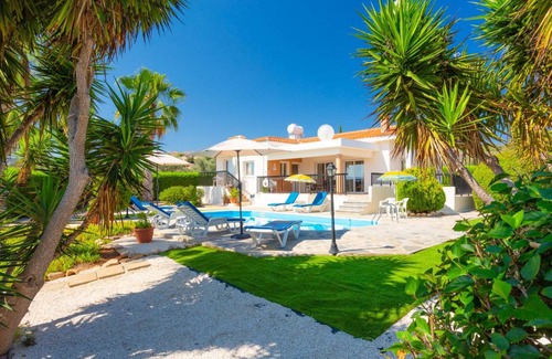 Latchi Villa | 110 m² Villa ∙ 3 bedrooms ∙ 6 guests