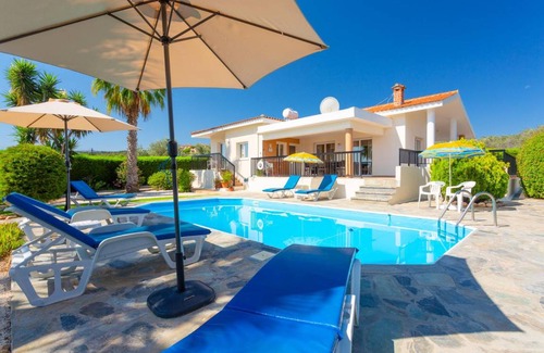 Latchi Villa | 110 m² Villa ∙ 3 bedrooms ∙ 6 guests