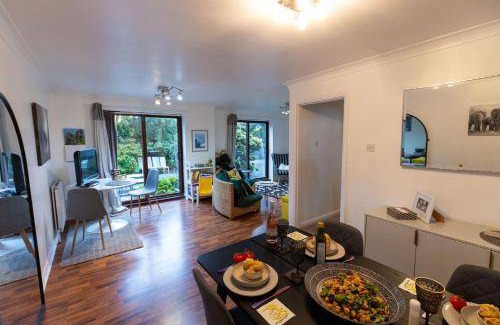 Headingley House | 1100 m² House ∙ 3 bedrooms ∙ 8 guests
