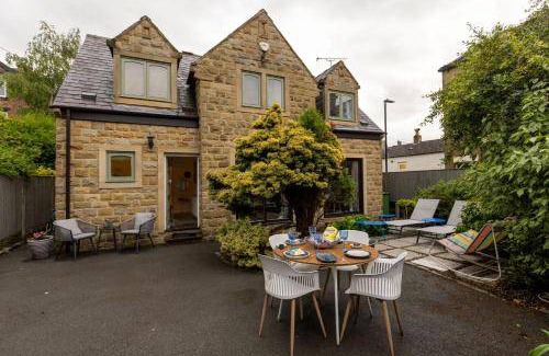 Headingley House | 1100 m² House ∙ 3 bedrooms ∙ 8 guests