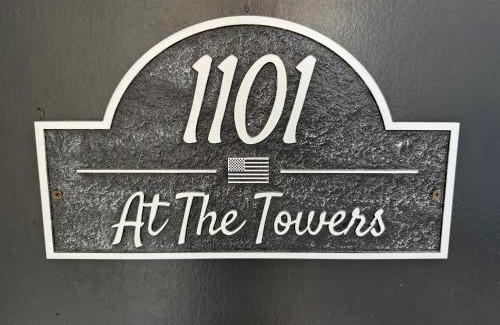 Myrtle Beach Apartment | 1101 at the Towers- Holiday Towers