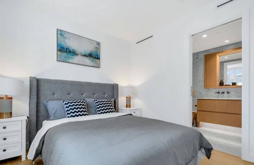 West End Apartment | 1104 · Modern 1BE+1BA Condo with Cityview