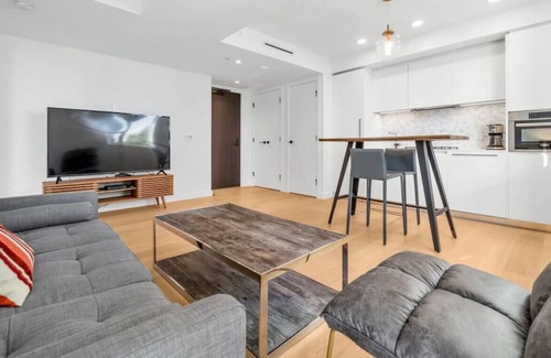 West End Apartment | 1104 · Modern 1BE+1BA Condo with Cityview
