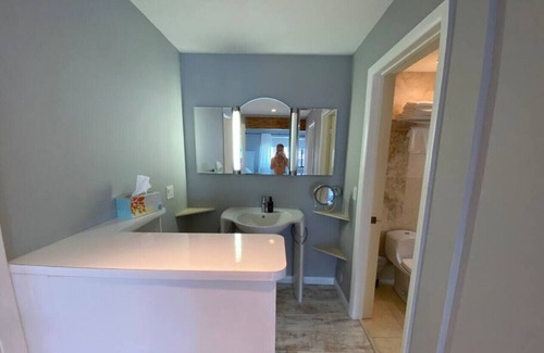 Nurmi Isles House | 111 #7 · Waterfront Pool House with Boat Rentals Available