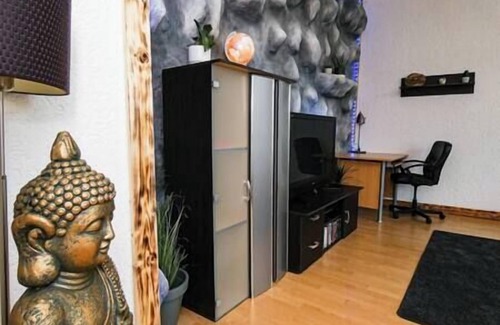 Lennep Apartment | #111 - LUX-Flat Lennep Altstadt - Netflix & Prime rock wall