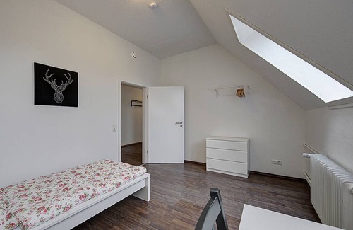 Cannstatt-Mitte Resort | 111 m² Private room ∙ 1 bedroom ∙ 1 guest