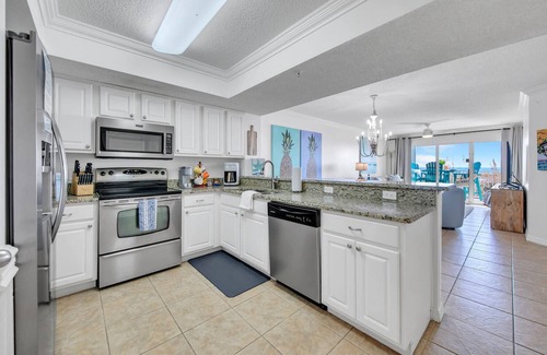 Fort Walton Beach Condo | 112 | Huge Balcony + Free Beach Service + 2 Pools + Pickleball