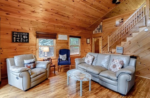 Winthrop Cabin | 112 m² Cabin ∙ 2 bedrooms ∙ 8 guests