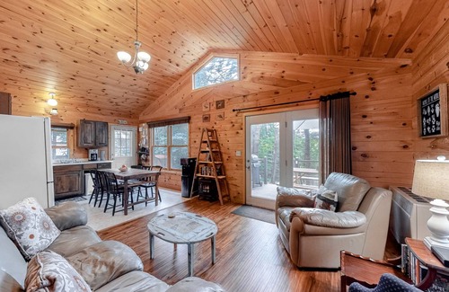 Winthrop Cabin | 112 m² Cabin ∙ 2 bedrooms ∙ 8 guests