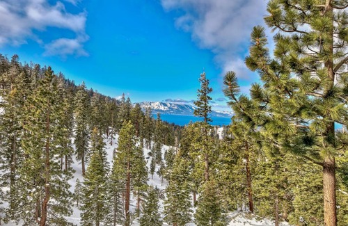 Tahoe Village Condo | 112 m² Condo ∙ 2 bedrooms ∙ 6 guests
