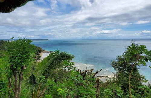 Laiya House | 112 m² House ∙ 2 bedrooms ∙ 6 guests