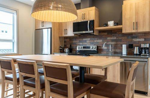 Revelstoke Apartment | 112 m² Serviced apartment ∙ 3 bedrooms ∙ 15 guests