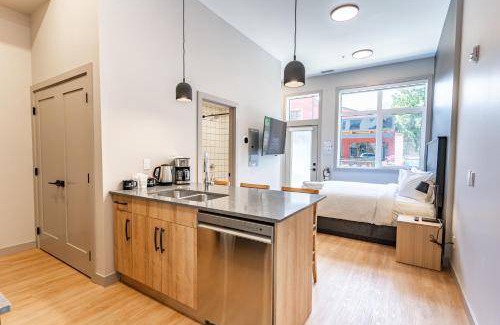 Revelstoke Apartment | 112 m² Serviced apartment ∙ 3 bedrooms ∙ 15 guests