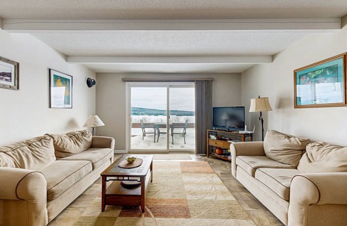 Greenville Junction Condo | 112 m² Condo ∙ 2 bedrooms ∙ 4 guests