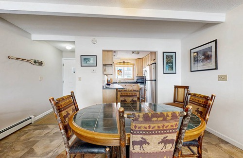 Greenville Junction Condo | 112 m² Condo ∙ 2 bedrooms ∙ 4 guests