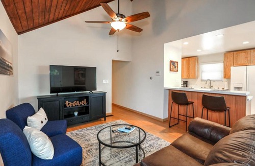 Venice House | 112 Thornton Place House