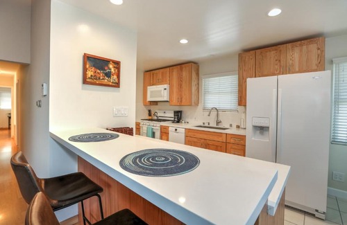 Venice House | 112 Thornton Place House