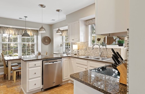 Shipyard Plantation Villa | 113 Evian - Beautiful 3 Bedroom with Free Tennis & Pool On site!