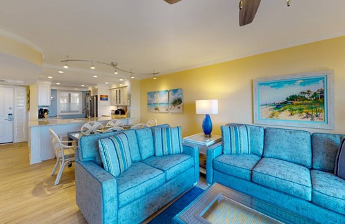 Folly Field Condo | 113 m² Condo ∙ 2 bedrooms ∙ 7 guests