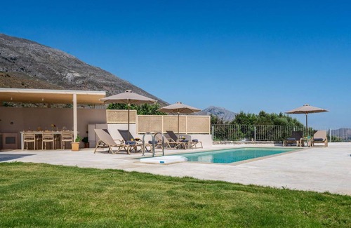 Mariou House | 113 m² House ∙ 3 bedrooms ∙ 7 guests