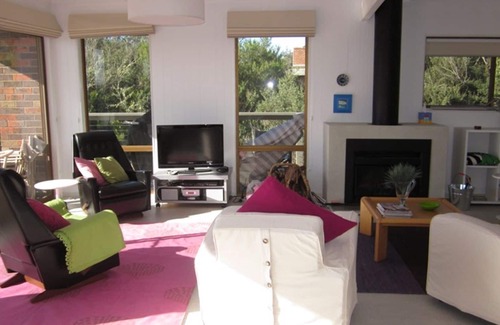 Silverleaves House | 113 Silverleaves Avenue, Silverleaves - set in peaceful surroundings